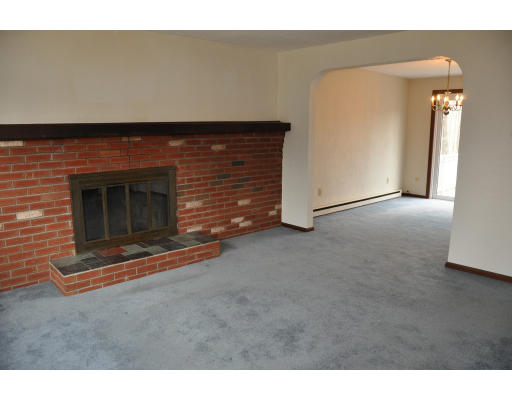 137 Uxbridge Road Sutton, MA 01590 - Photo 4 of 14