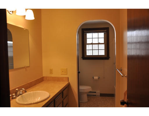 137 Uxbridge Road Sutton, MA 01590 - Photo 8 of 14