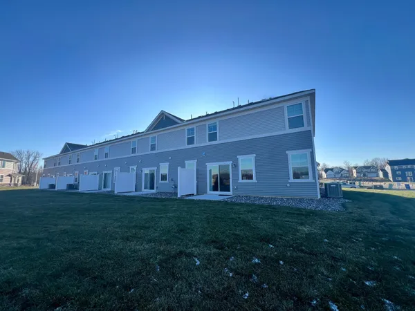 $2,575 | 20069 62nd Place, Hamel, MN 55340