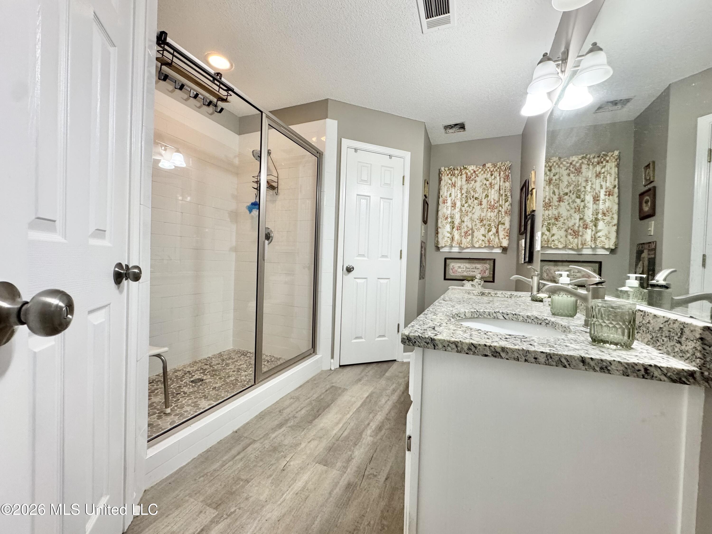 4755 Alexander Road Olive Branch, MS 38654 - Photo 18 of 32 IMG_9182