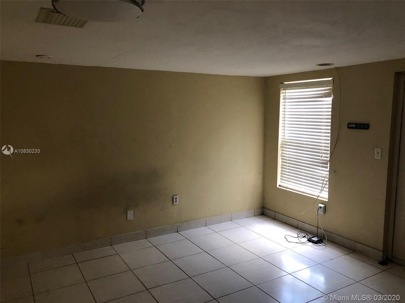 9620 Southwest 28th Street Miami, FL 33165 - Photo 7 of 13 Gallery Image 7