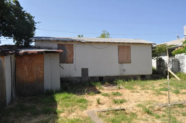 a view of backyard from a outdoor space