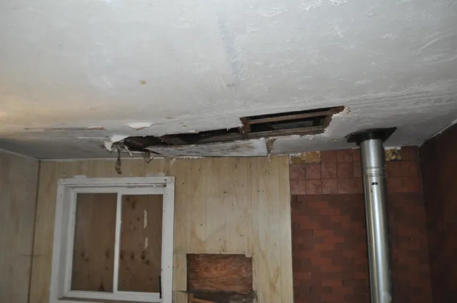 a view of walk in closet