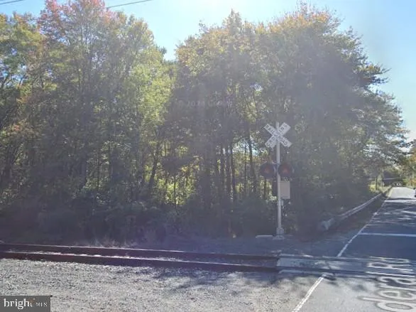 a view of a tennis court