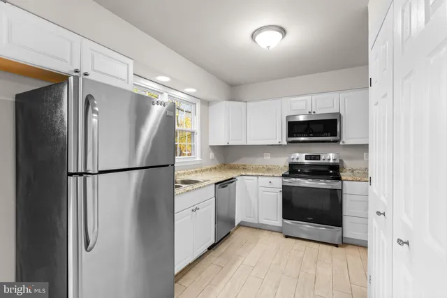 $375,000 | 314 Woodleaf Court, Glen Burnie, MD 21061