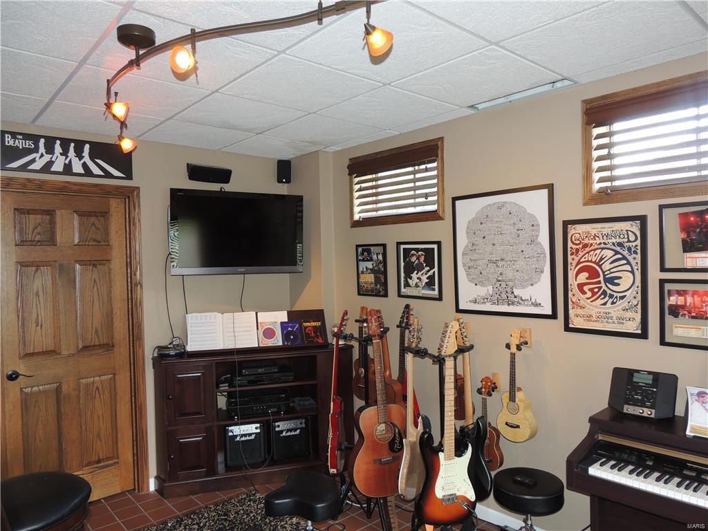 126 Roehampton Lane Weldon Spring, MO 63304 - Photo 34 of 49 Gallery Image 34