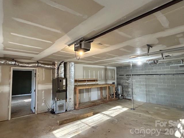 45 Marshbanks Ridge Weaverville, NC 28787 - Photo 32 of 36 a view of a garage