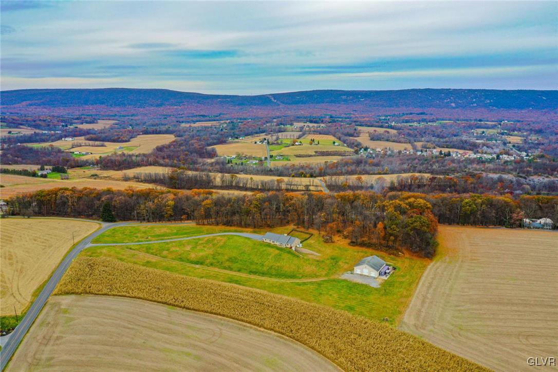 7747 County Bridge Road Slatington, PA 18080 - Photo 5 of 50 Gallery Image 5