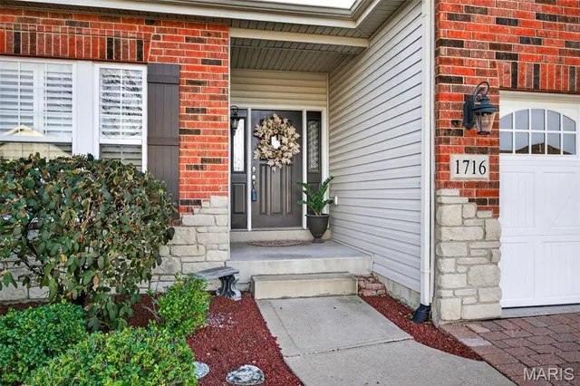 $469,900 | 1716 Moss Rock Drive, St. Charles, MO 63303