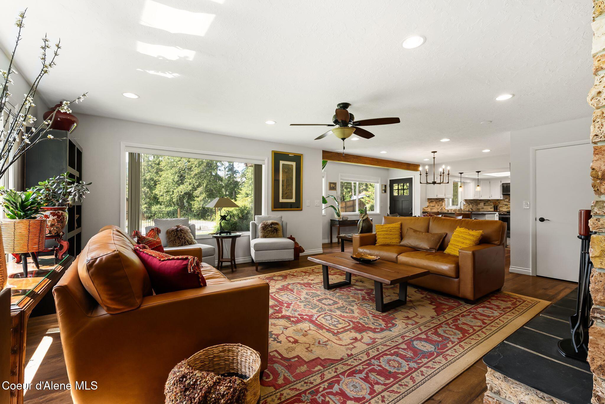 74 Eureka Road Sagle, ID 83860 - Photo 10 of 102 Living Room