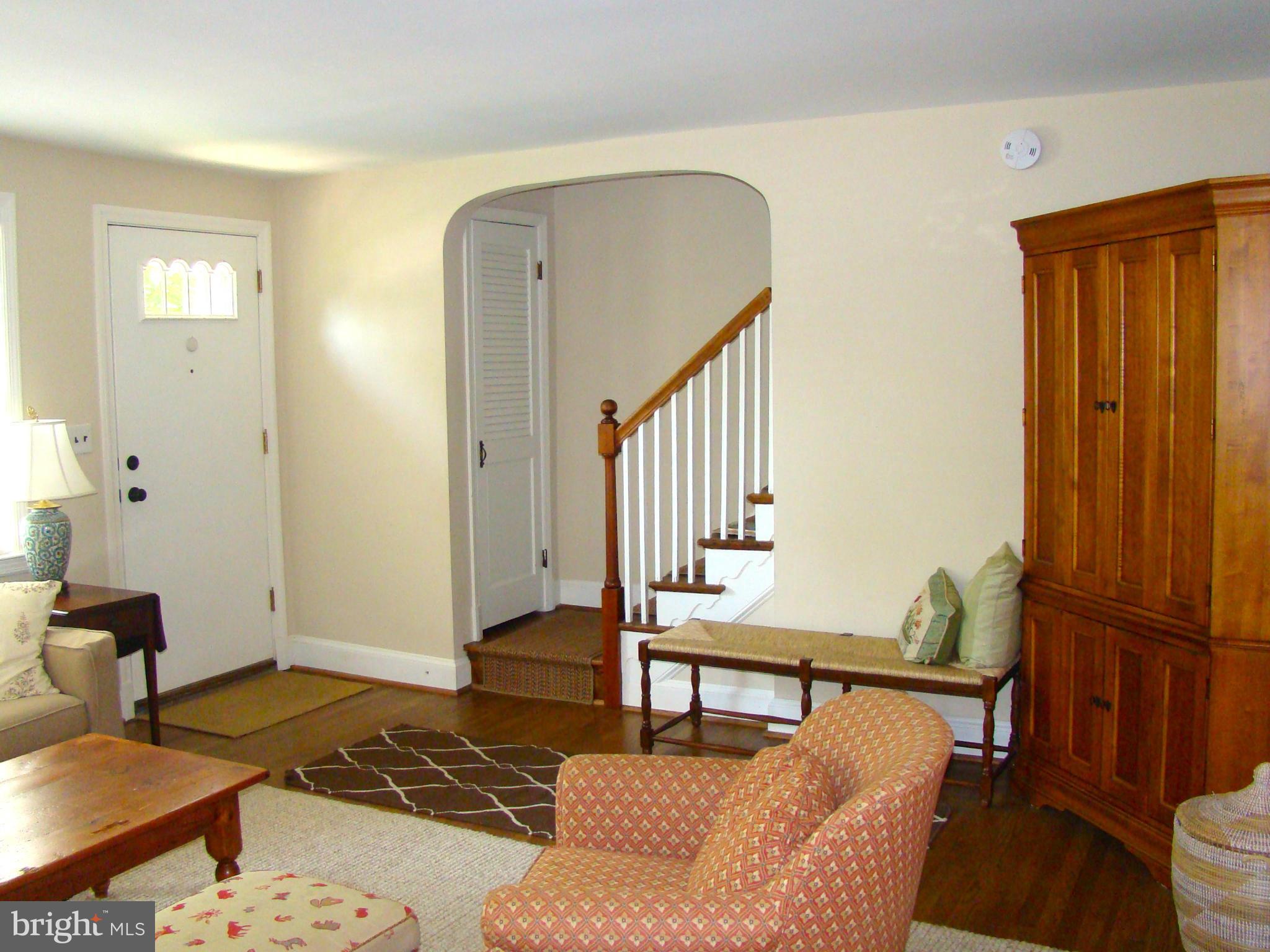 136 Murdock Road Baltimore, MD 21212 - Photo 2 of 26 Living Room