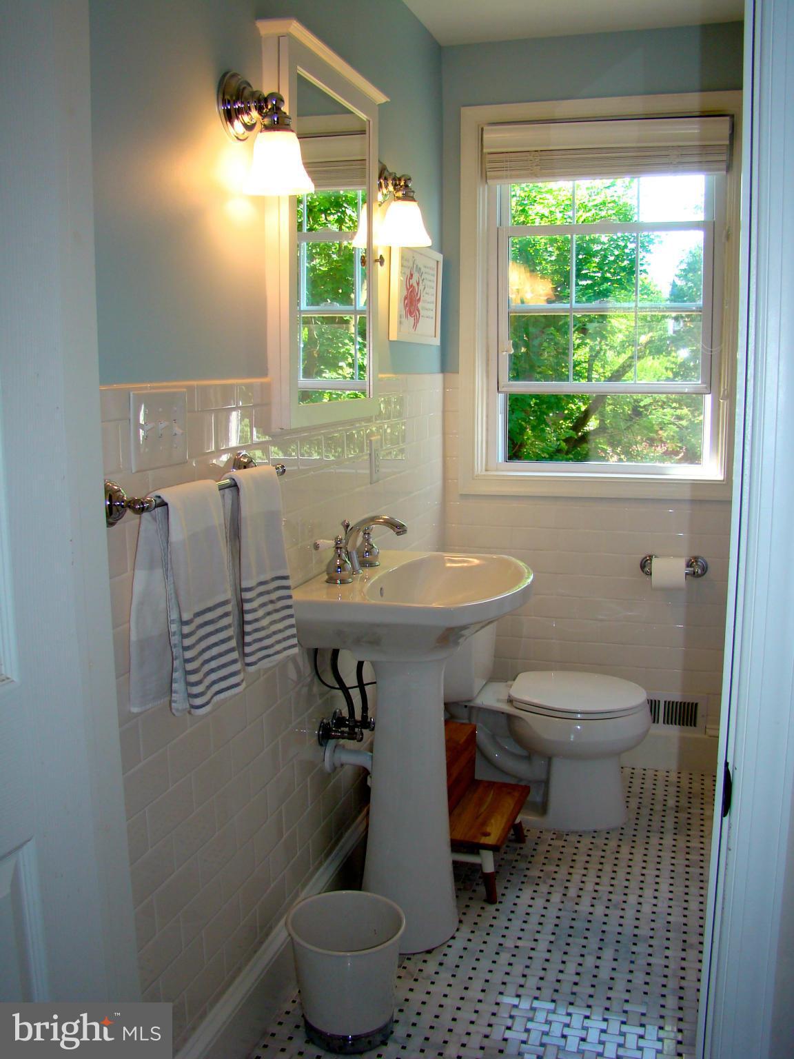 136 Murdock Road Baltimore, MD 21212 - Photo 10 of 26 Bath