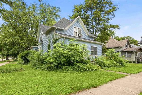 $240,000 | 1103 North Division Street, Appleton, WI 54911