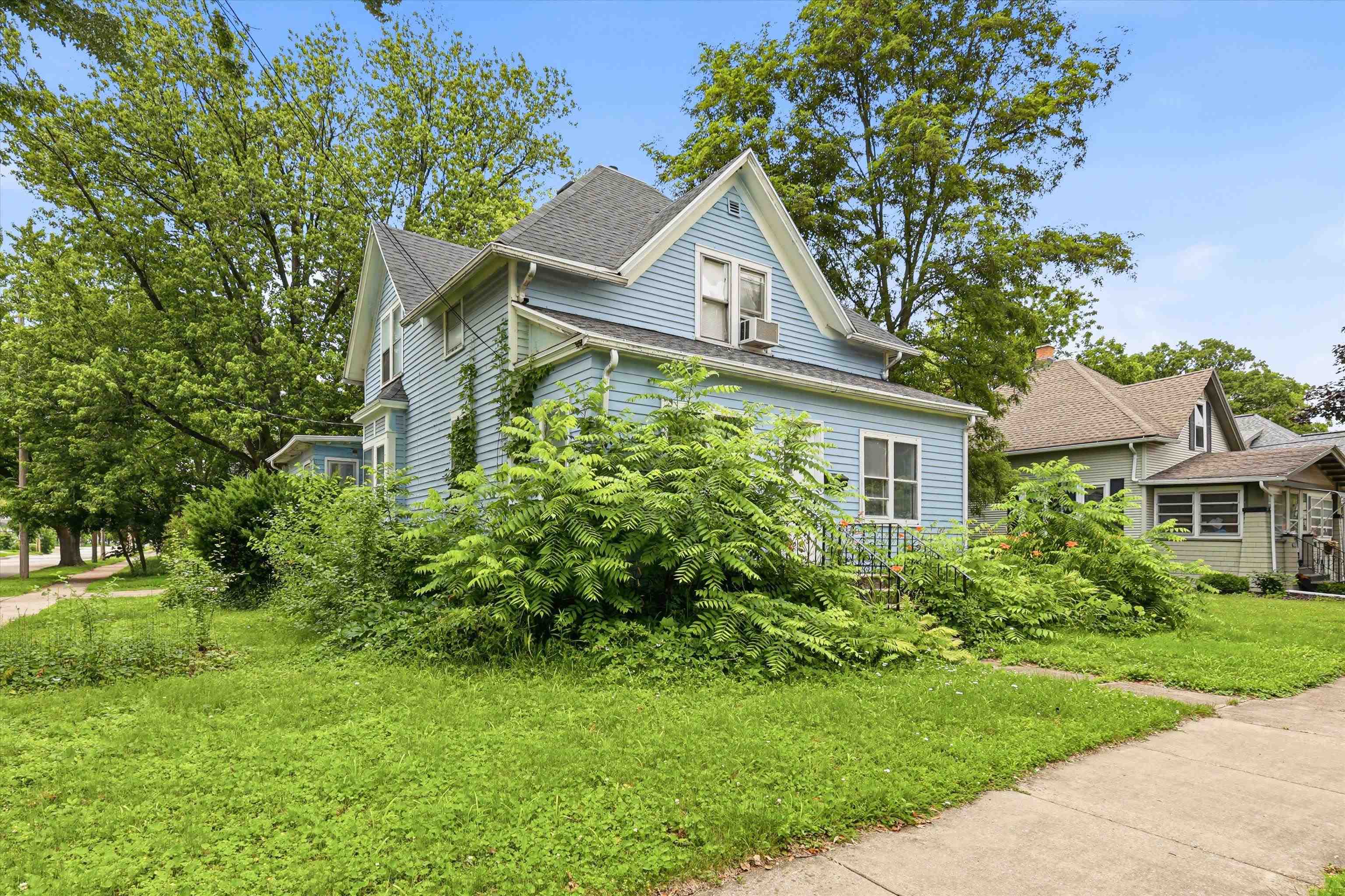 1103 North Division Street Appleton, WI 54911 - Photo 1 of 26