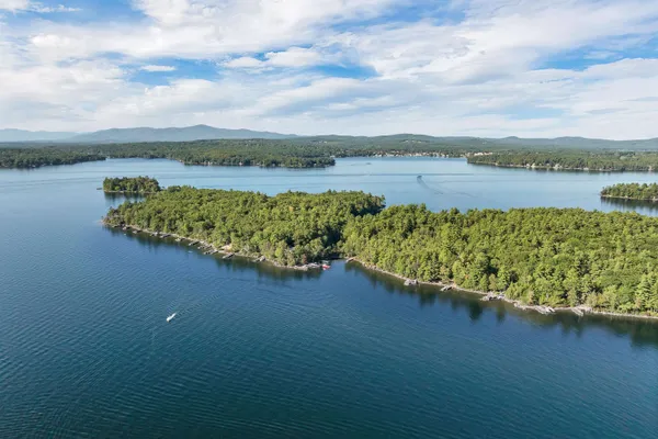 $895,000 | 120 Big Barndoor Island, Alton, NH 03810