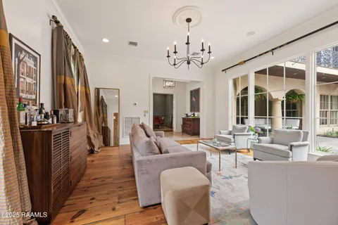 $975,000 | 100 Emily Circle, Lafayette, LA 70508