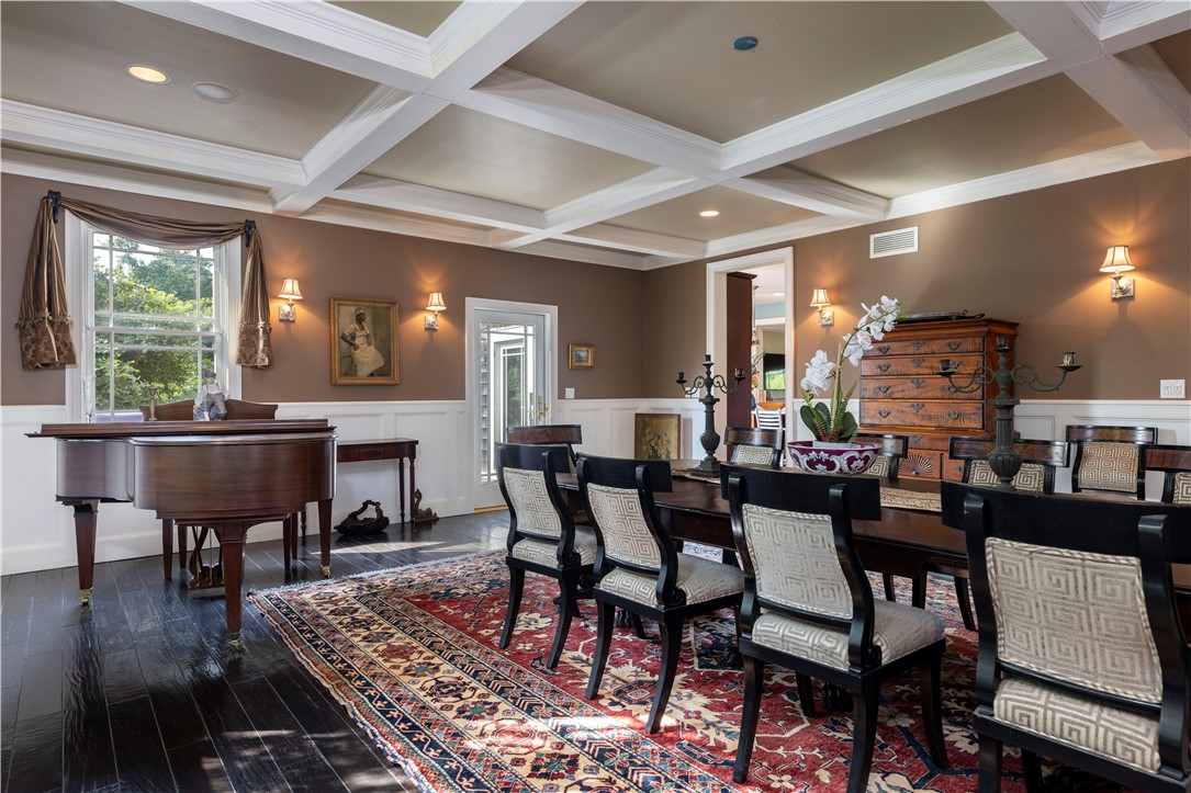 365 Boston Neck Road Narragansett, RI 02882 - Photo 17 of 50