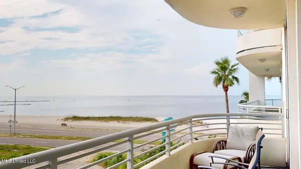 $314,900 | 2060 Beach Boulevard, Unit 106, Biloxi, MS 39531