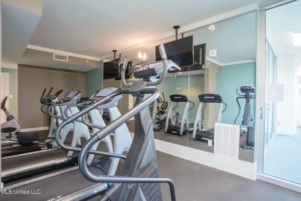 $314,900 | 2060 Beach Boulevard, Unit 106, Biloxi, MS 39531