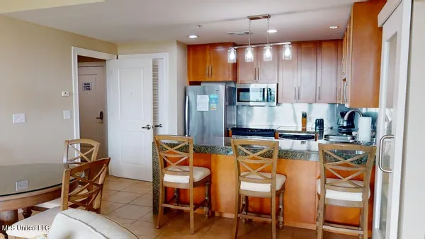 $314,900 | 2060 Beach Boulevard, Unit 106, Biloxi, MS 39531