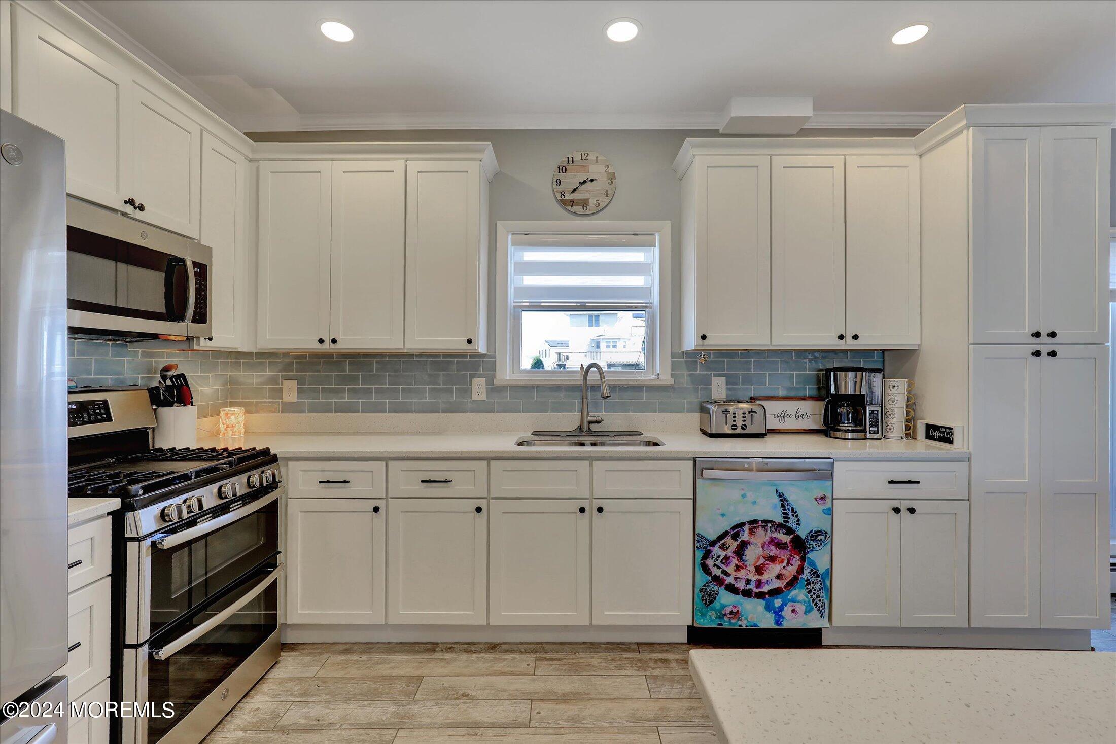 1213 Varuna Drive Forked River, NJ 08731 - Photo 17 of 70 17-Kitchen