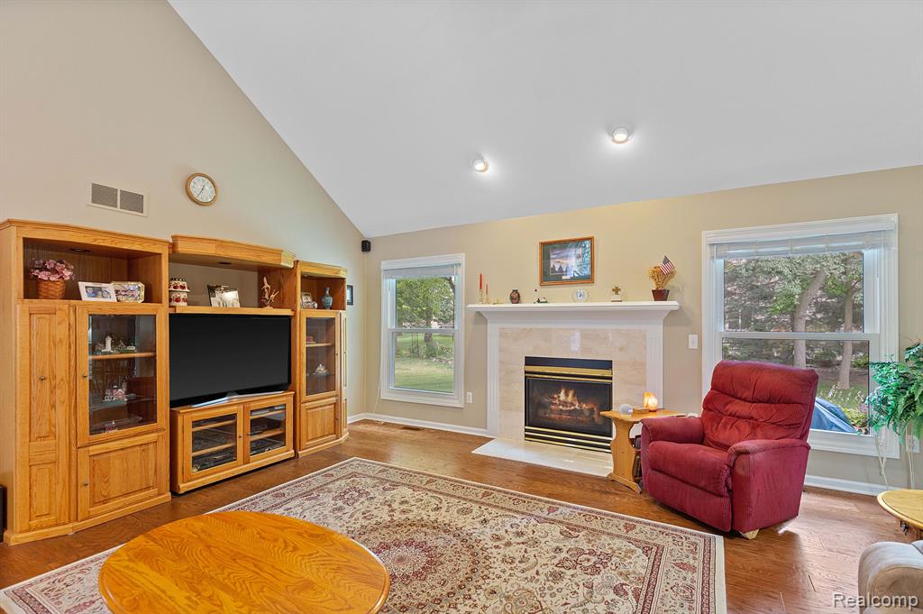 2017 Roundtree Rochester Hills, MI 48307 - Photo 4 of 36