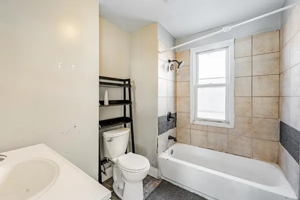 $149,000 | 9020 South University Avenue, Chicago, IL 60619