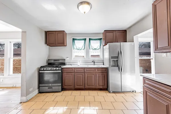 $149,000 | 9020 South University Avenue, Chicago, IL 60619