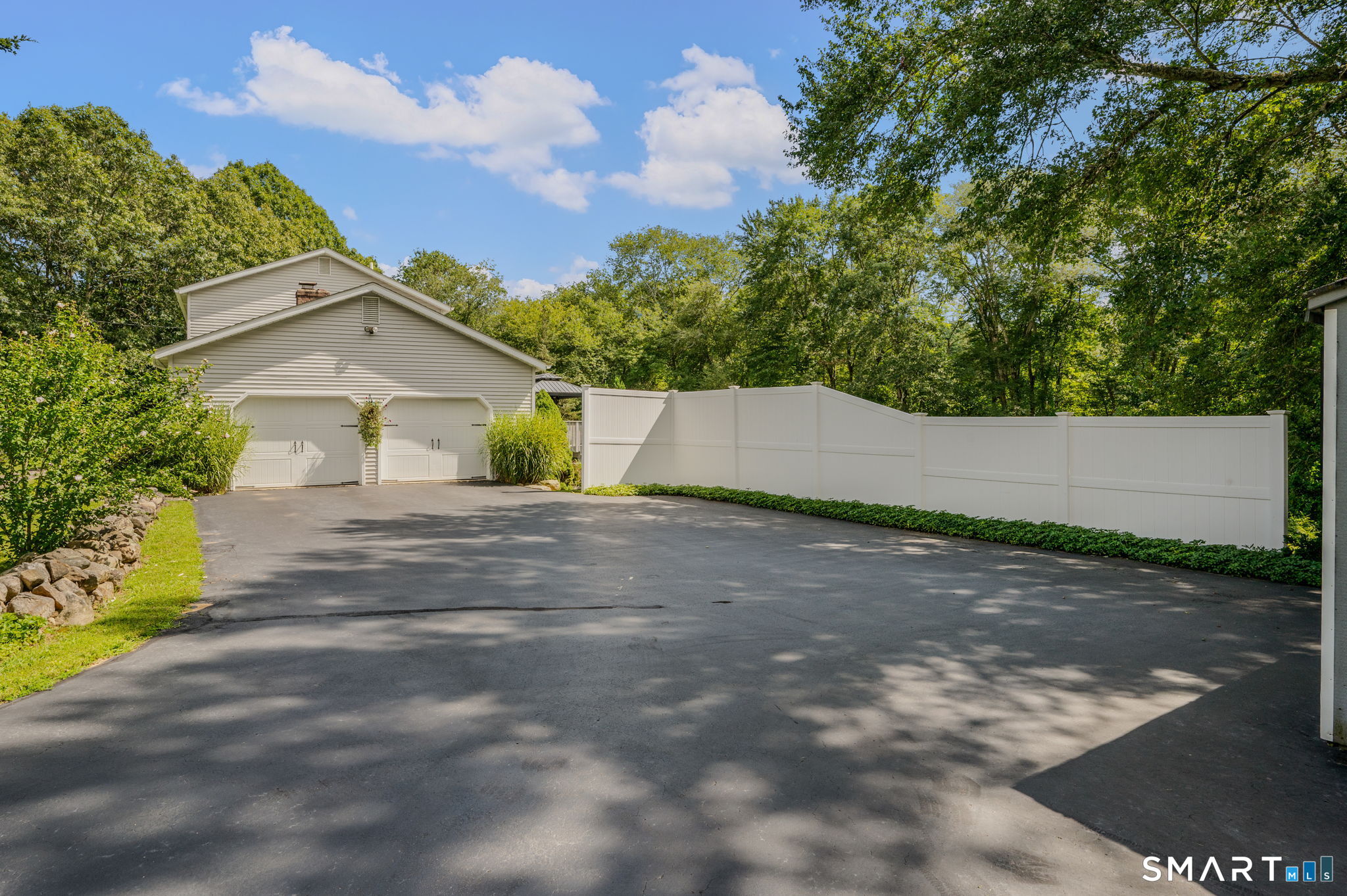 90 Anthony Road North Stonington, CT 06359 - Photo 4 of 39 Gallery Image 4