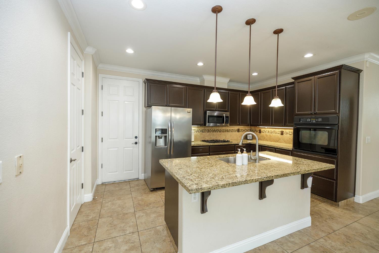 1537 Atlantic Avenue Ripon, CA 95366 - Photo 15 of 65