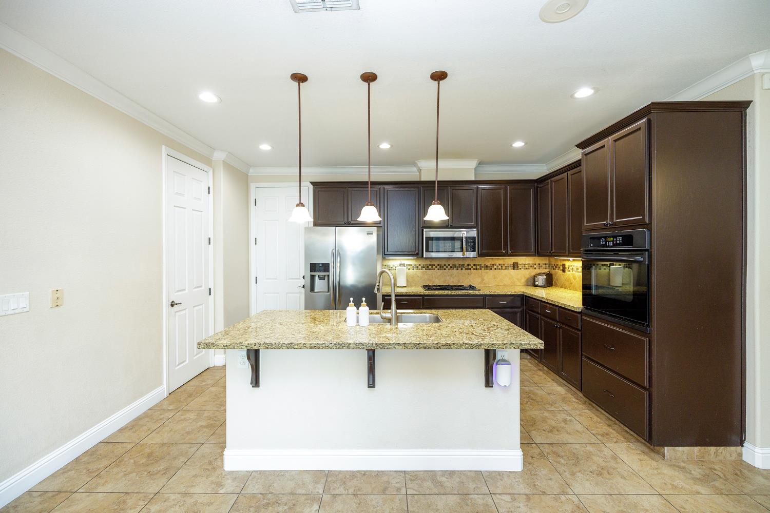 1537 Atlantic Avenue Ripon, CA 95366 - Photo 16 of 65