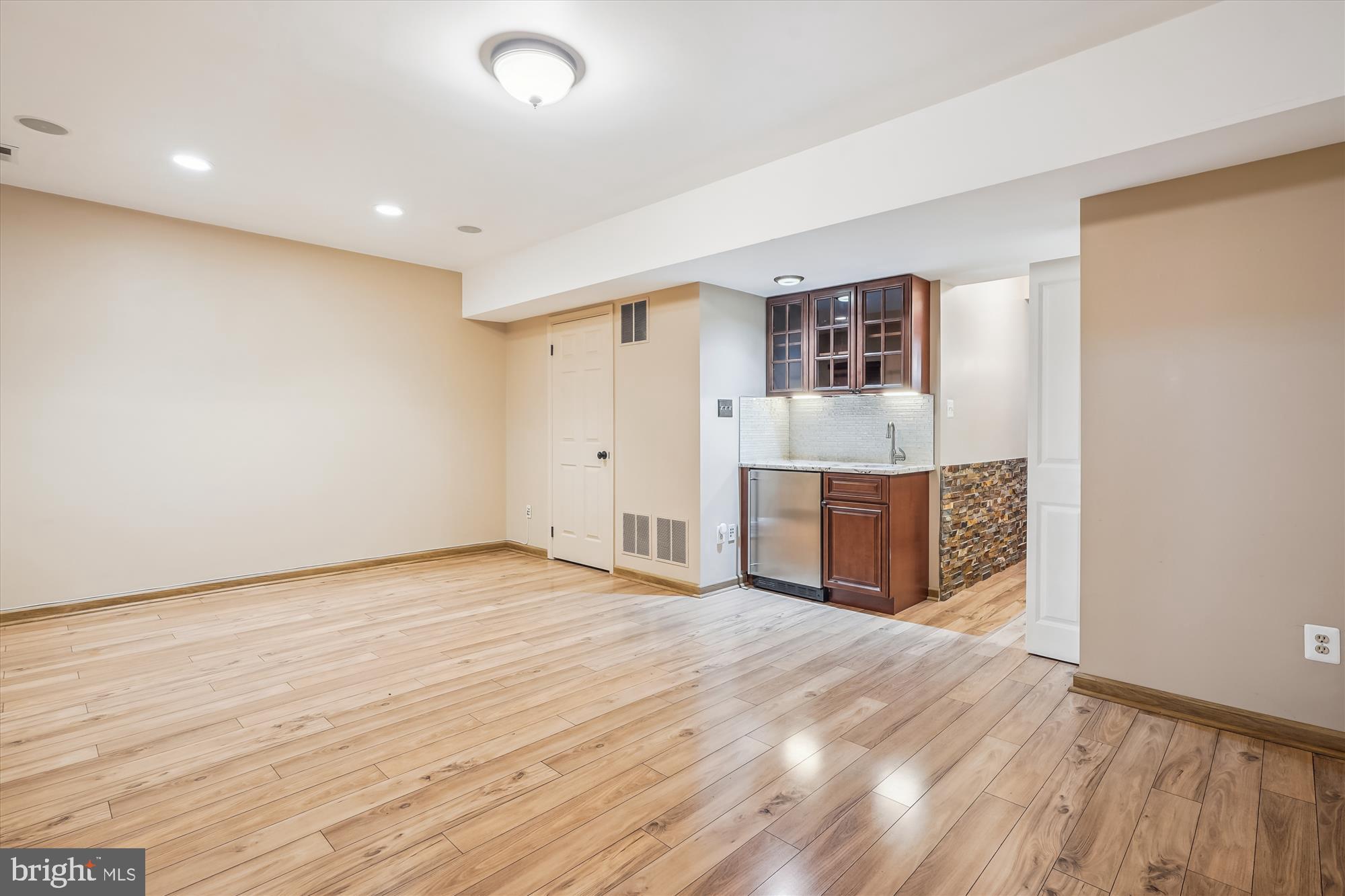 46940 Rabbitrun Terrace Sterling, VA 20164 - Photo 42 of 60 Recreation Room with Wet Bar and Beverage Fridge