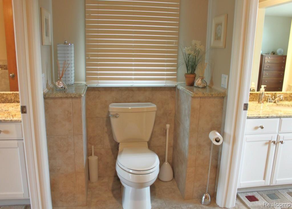 4774 Crestone Way Rochester, MI 48306 - Photo 47 of 88 Jack n Jill Stool