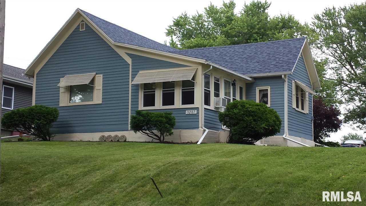 3207 Cleveland Street Clinton, IA 52732 - Photo 1 of 6 Gallery Image 1