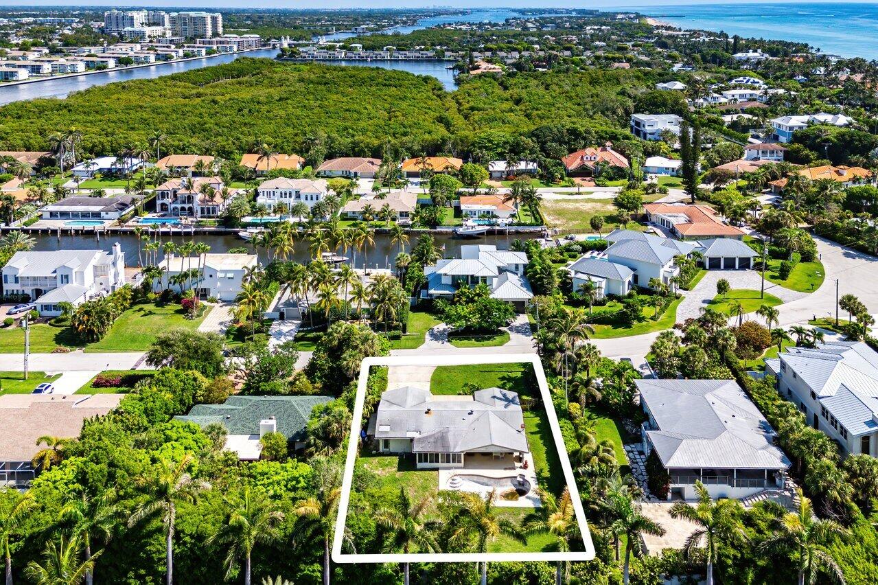 19 Harbour Drive South Ocean Ridge, FL 33435 - Photo 2 of 9 a view of a city