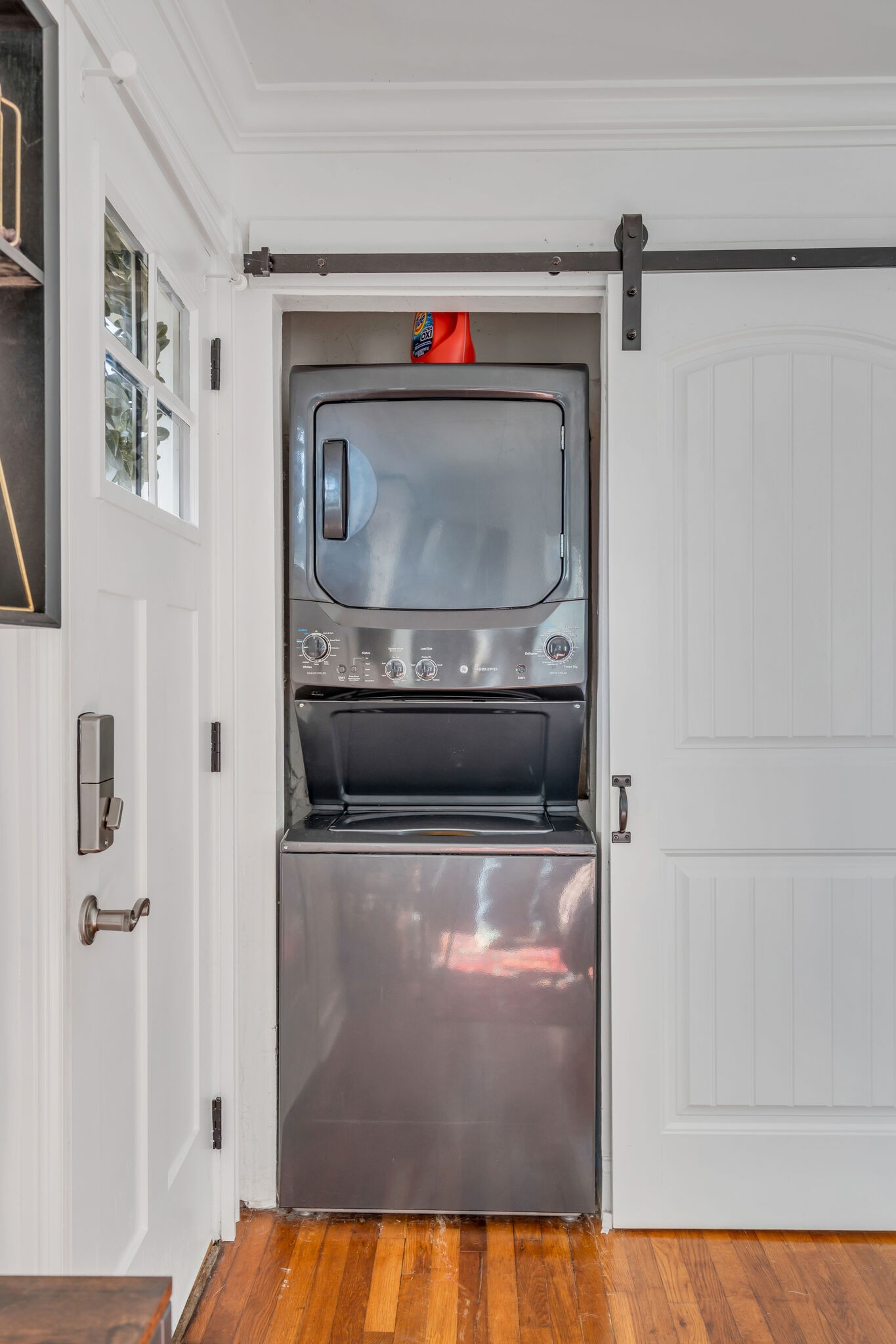 911 South 14th Street Nashville, TN 37206 - Photo 13 of 30 a utility room with washer and dryer