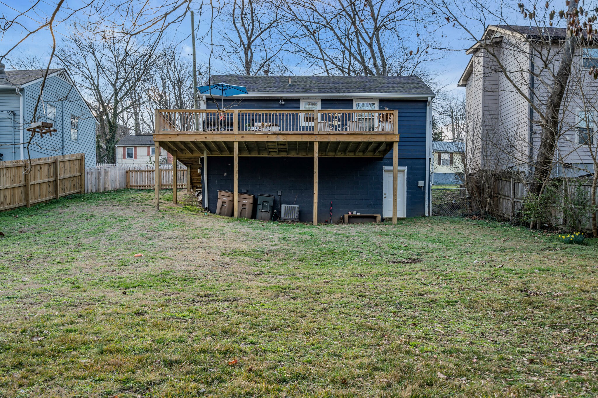 911 South 14th Street Nashville, TN 37206 - Photo 29 of 30 a view of a house with a yard