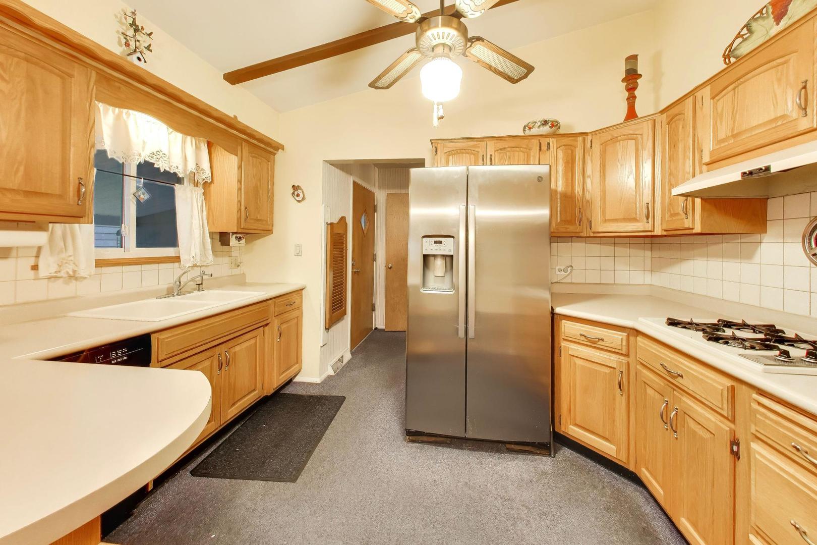 920 Pleasant Avenue Addison, IL 60101 - Photo 11 of 32