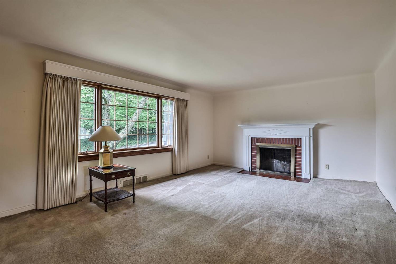 1216 Anderson Ferry Road Cincinnati, OH 45238 - Photo 3 of 33