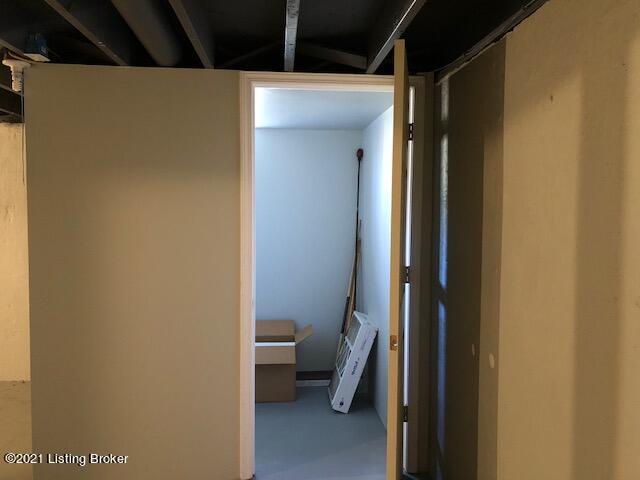 6709 Fernview Road Louisville, KY 40291 - Photo 35 of 39 33Basement Closet2