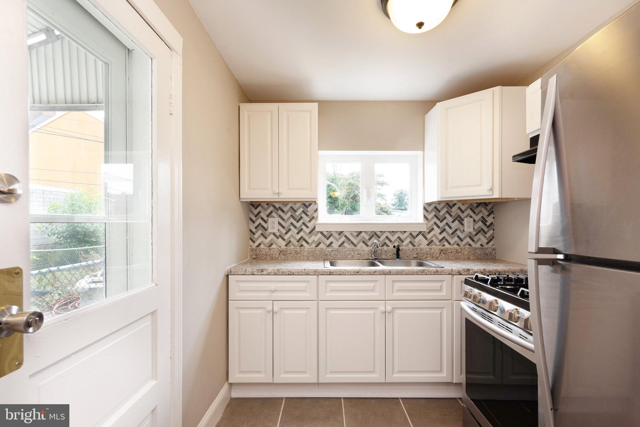 1022 Perry Street Reading, PA 19604 - Photo 7 of 18 Gallery Image 7