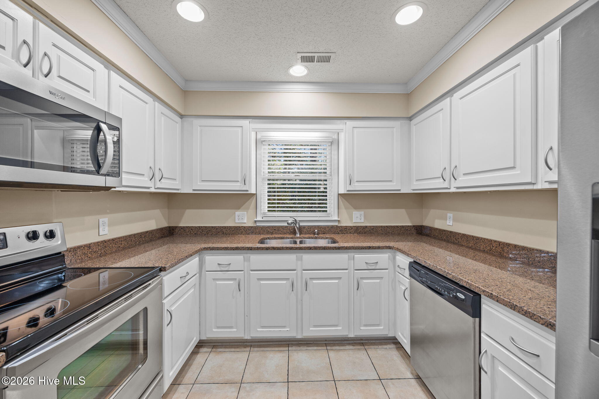 1983 Quail Ridge Road, Unit G Greenville, NC 27858 - Photo 12 of 35 20-web-or-mls-BLS_0027