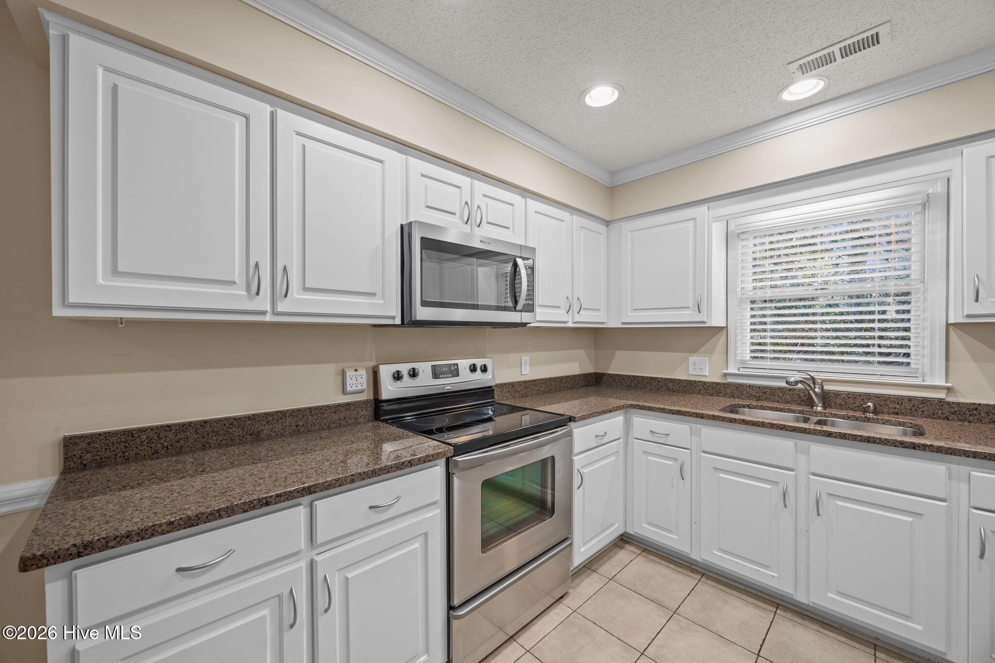 1983 Quail Ridge Road, Unit G Greenville, NC 27858 - Photo 13 of 35 21-web-or-mls-BLS_0030