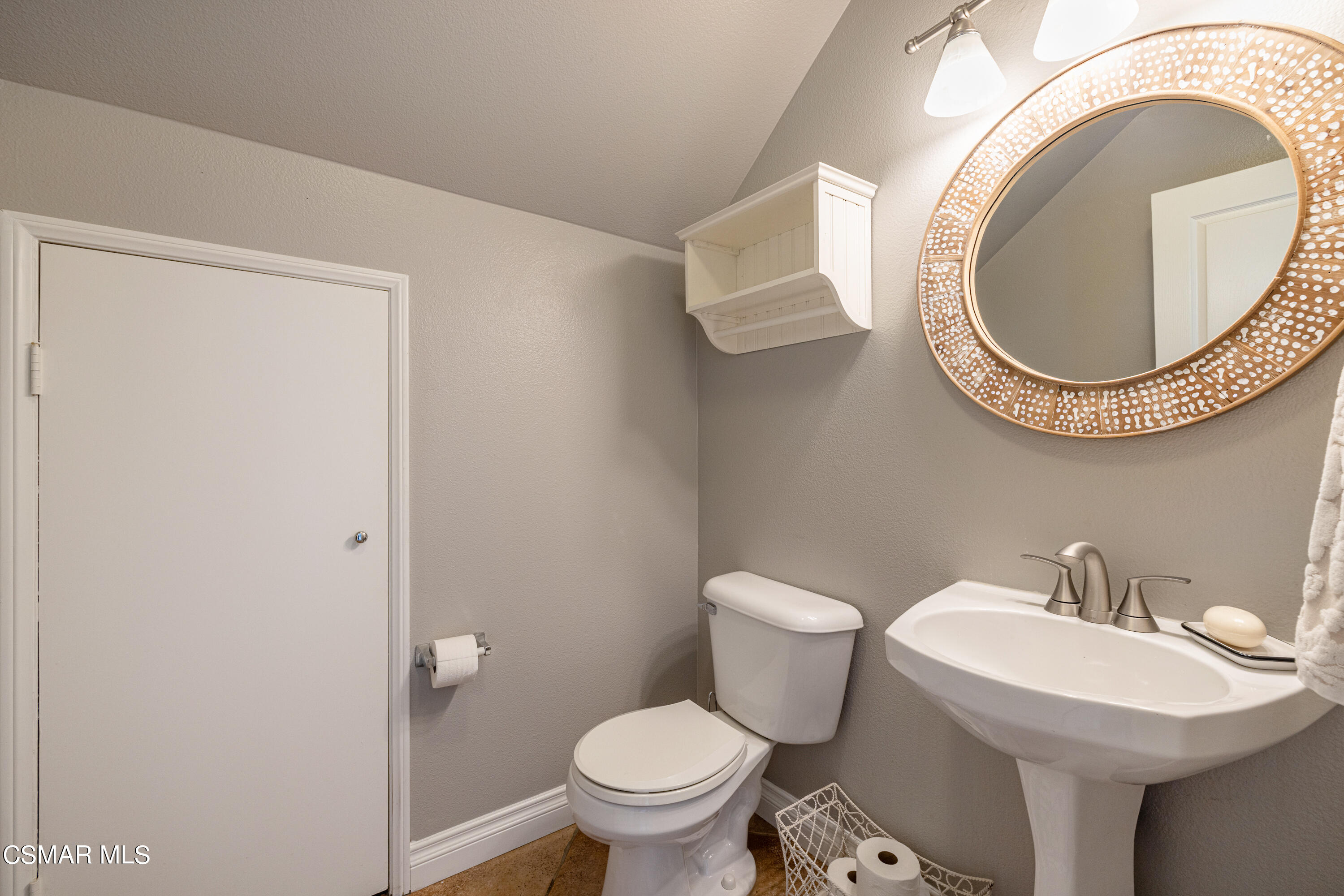 110 Park Hill Road Simi Valley, CA 93065 - Photo 16 of 36 a bathroom with a sink a mirror and a toilet