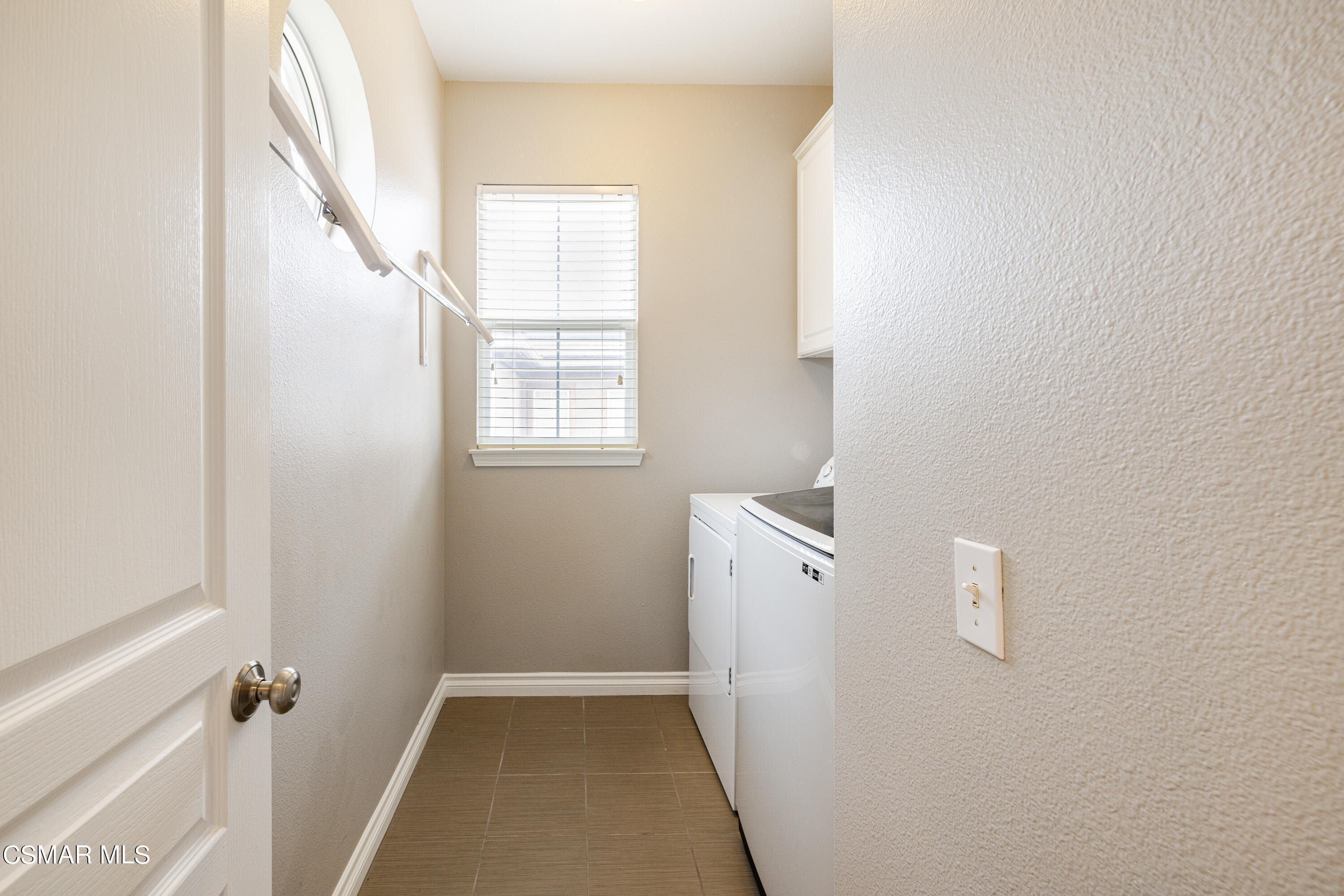 110 Park Hill Road Simi Valley, CA 93065 - Photo 30 of 36 a view of a room with windows