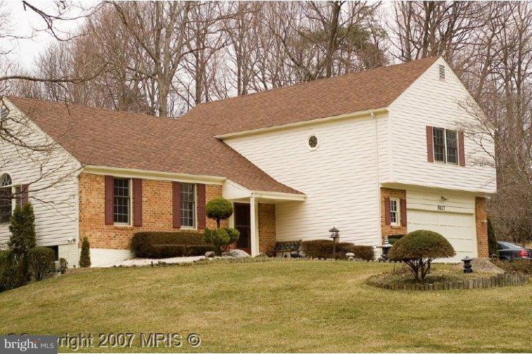 5127 Pheasant Ridge Road Fairfax, VA 22030 - Photo 1 of 28 Exterior (Front)