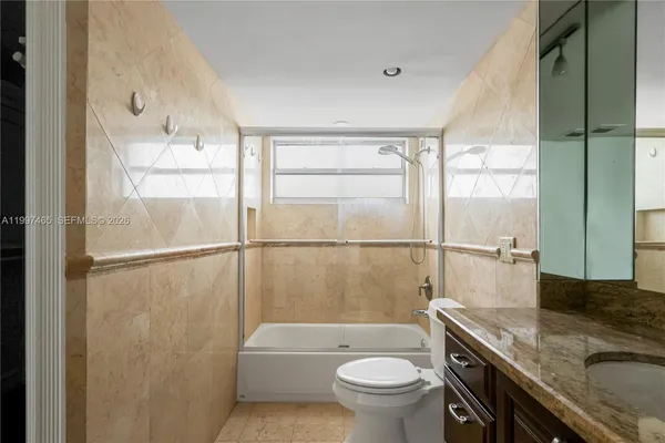 $2,495 | 2841 Northeast 163rd Street, Unit 1002, North Miami Beach, FL 33160