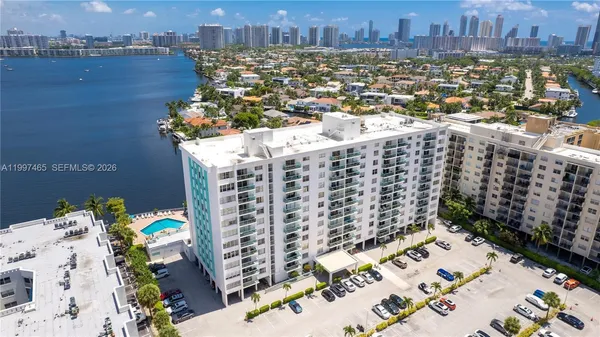 $2,495 | 2841 Northeast 163rd Street, Unit 1002, North Miami Beach, FL 33160