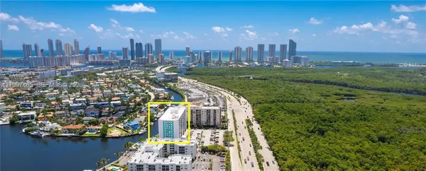 $2,495 | 2841 Northeast 163rd Street, Unit 1002, North Miami Beach, FL 33160