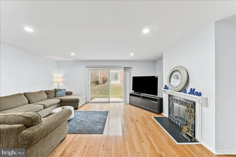 $350,000 | 1356 Putnam Boulevard, Unit 9, Wallingford, PA 19086